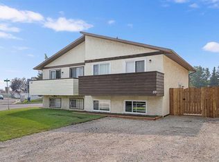 59 NE Doverville Way SE, Calgary, AB T2B 2N6