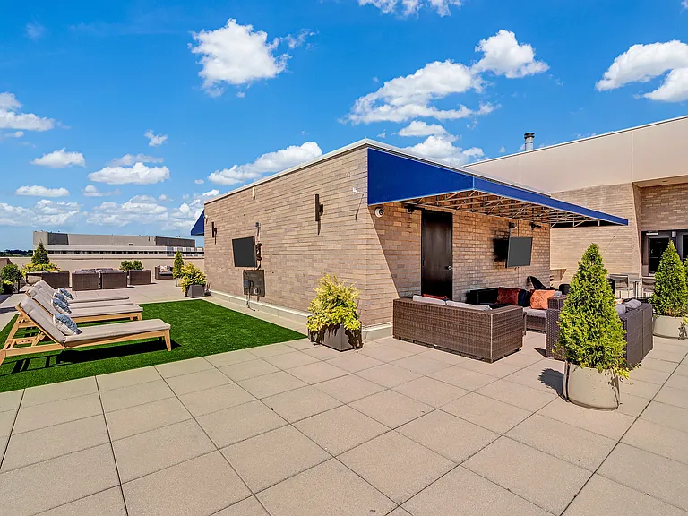 Rooftop Lounge