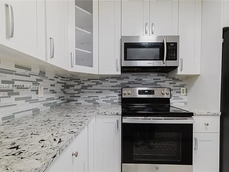1482 Springside Dr — Photo 9