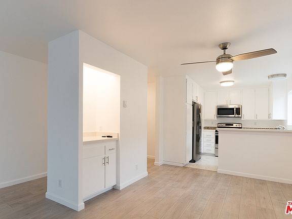 2nd image of 1028 7th St APT 204