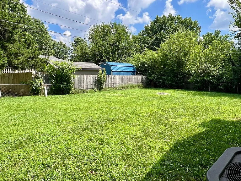 903 E Cambridge St — Photo 15
