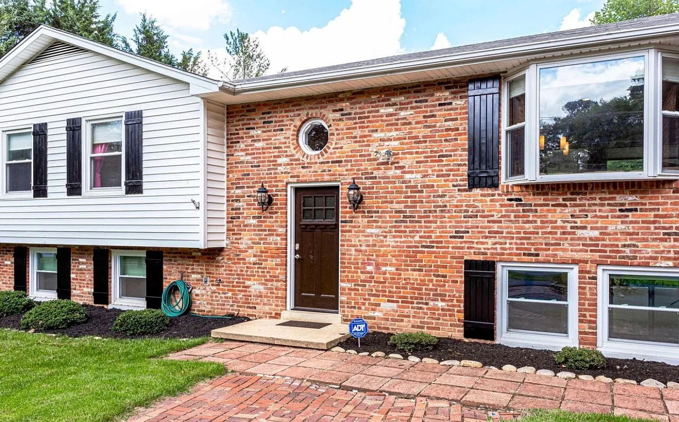 1144 Sterling Rd — Photo 4