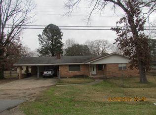 704 Fairview Rd, Crossett, AR 71635