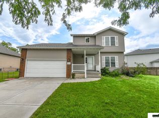 6810 N 16th St, Lincoln, NE 68521