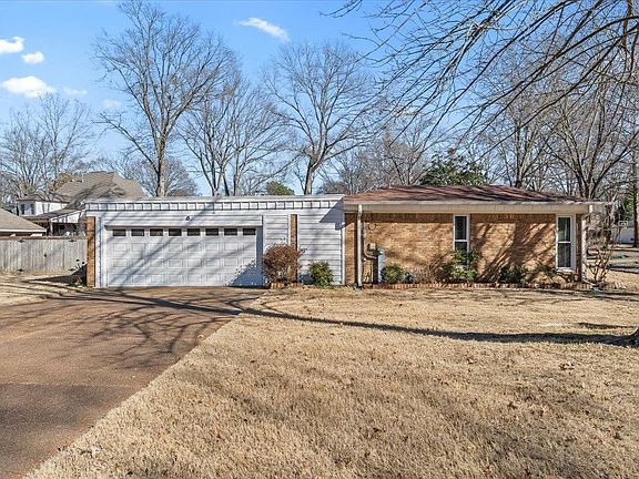 2nd image of 7504 Apple Valley Rd