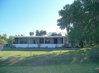 1120 Bayshore Dr, Terra Ceia, FL 34250