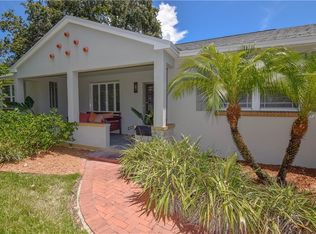 911 Country Club Rd N, Saint Petersburg, FL 33710