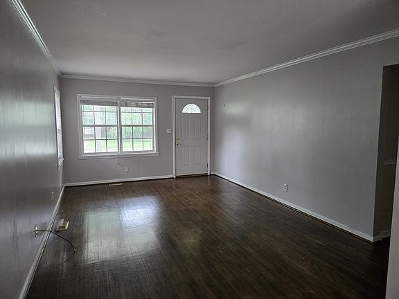 Front door/Living room