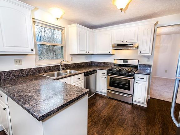 5th image of 130 Crescent Dr