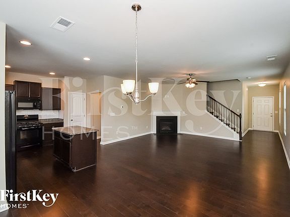 5th image of 584 Dasheill Ln