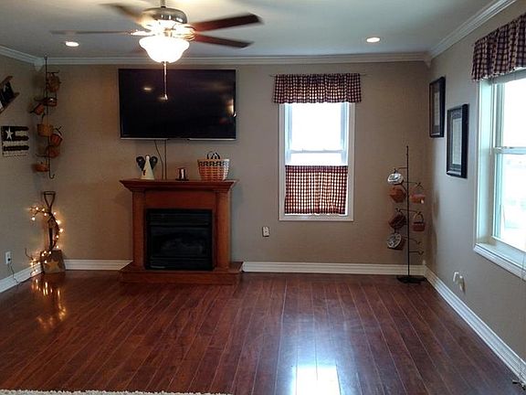 2nd image of 434 N Anderson St