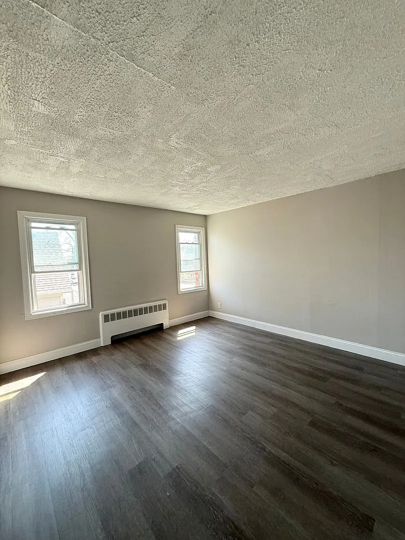 3907 S 24th Street — Photo 3