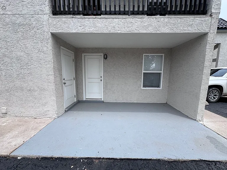 407 W Tilden St — Photo 3