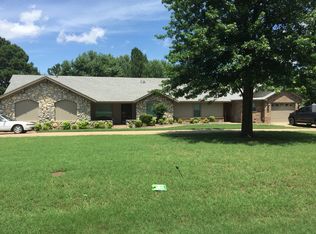 8511 Royal Ridge Dr, Fort Smith, AR 72903