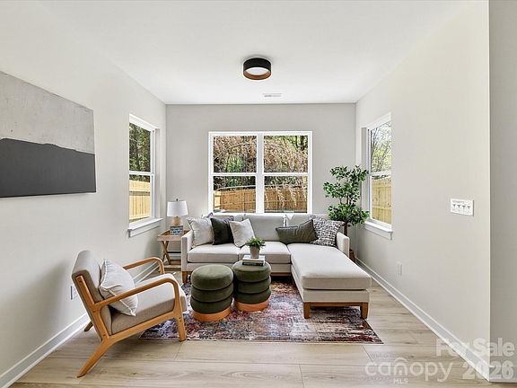 3rd image of 651 Stillgreen Ln