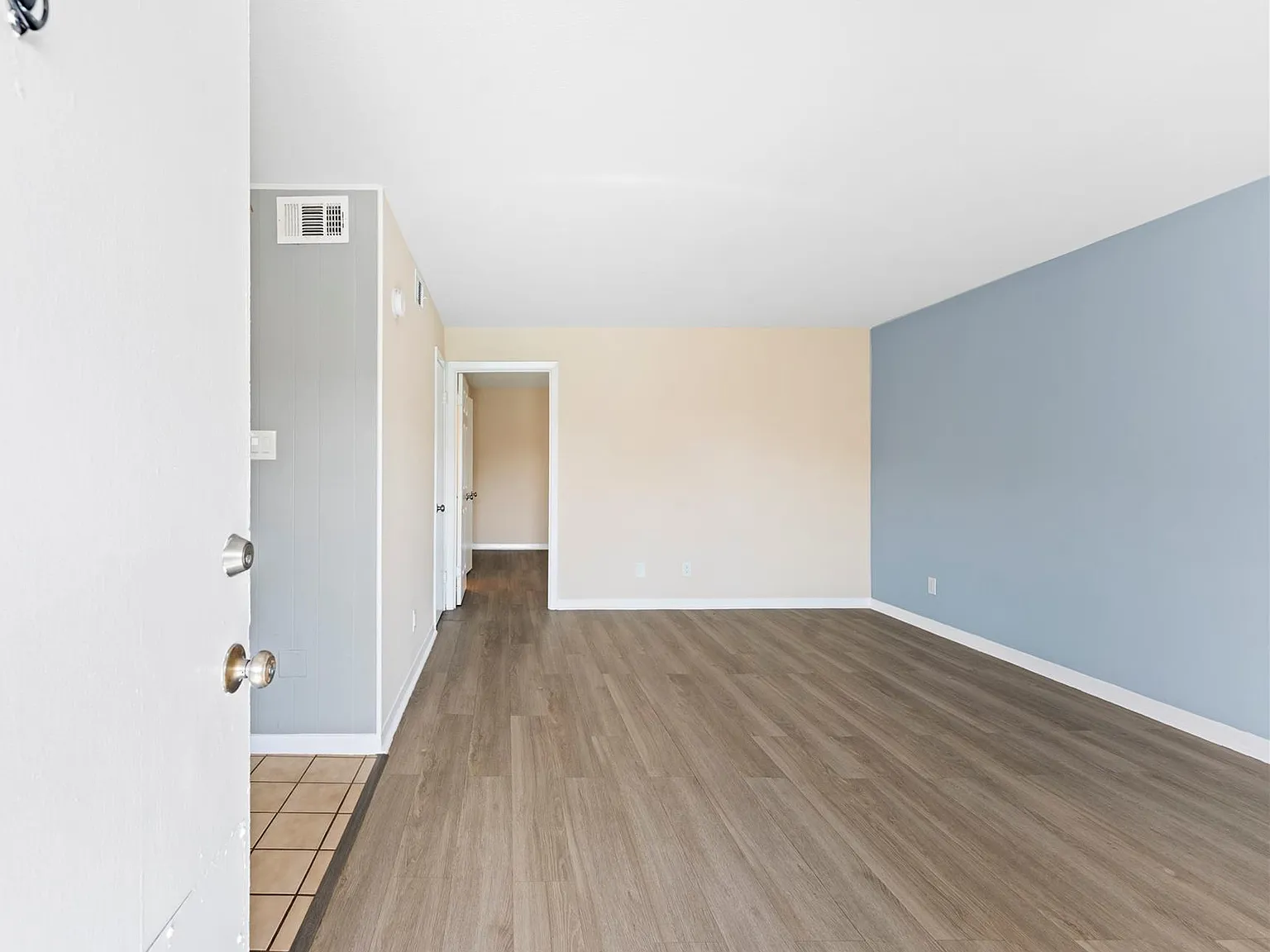 1 bed, 1.5 bath, 651 sqft, $750 — Photo 2