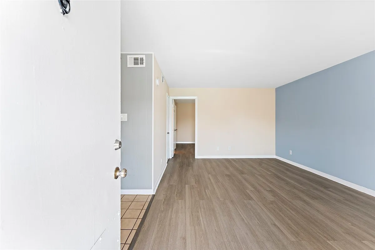 Building Photo - 3316 Burke Rd #43