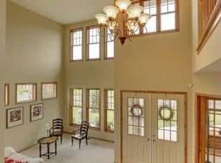 6910 Ruby Ln, Chanhassen, MN 55317