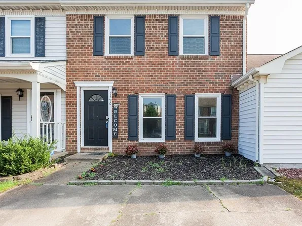 1590 Sword Dancer Dr, Virginia Beach, VA 23454