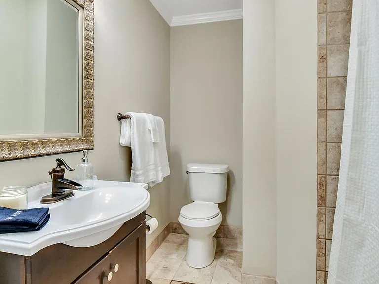 1015 Reita St — Photo 20