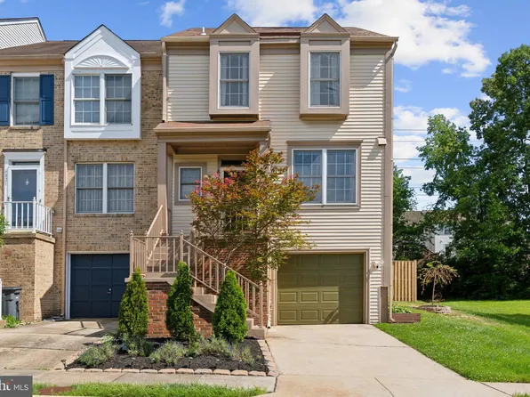 6823 Malton Ct, Centreville, VA 20121