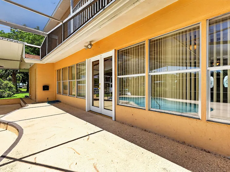 1627 Canal Ct — Photo 31