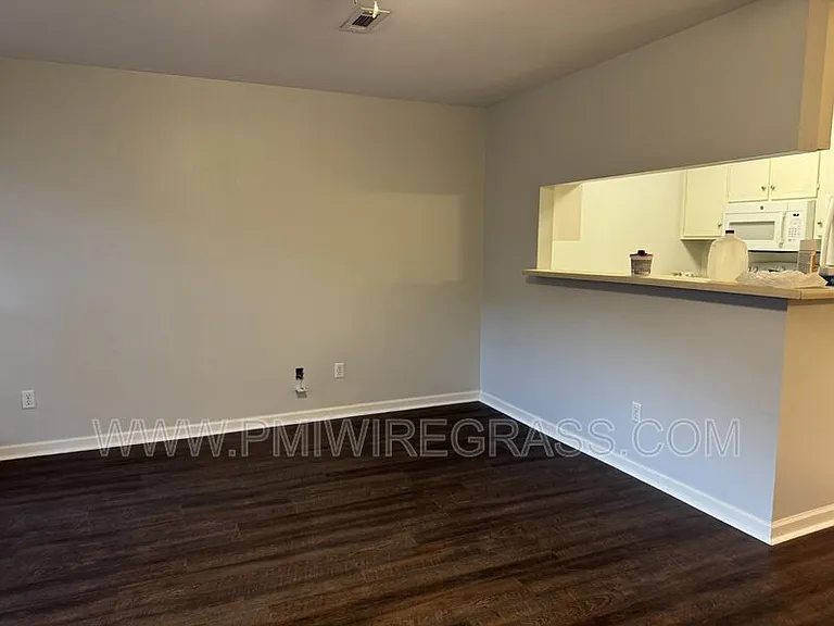 208 Foxchase Ln — Photo 42