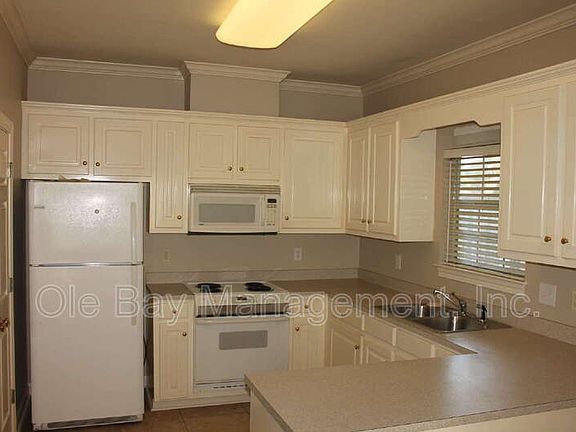 5th image of 1005 Pinemont Dr