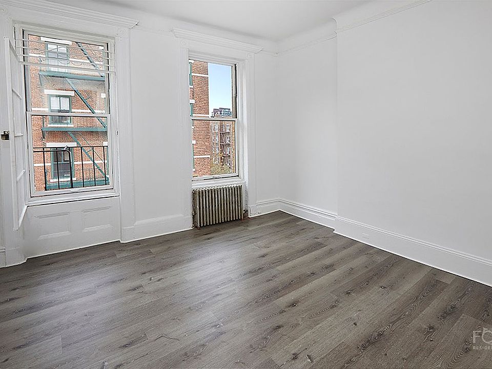 1st image of 8 Bethune St #15