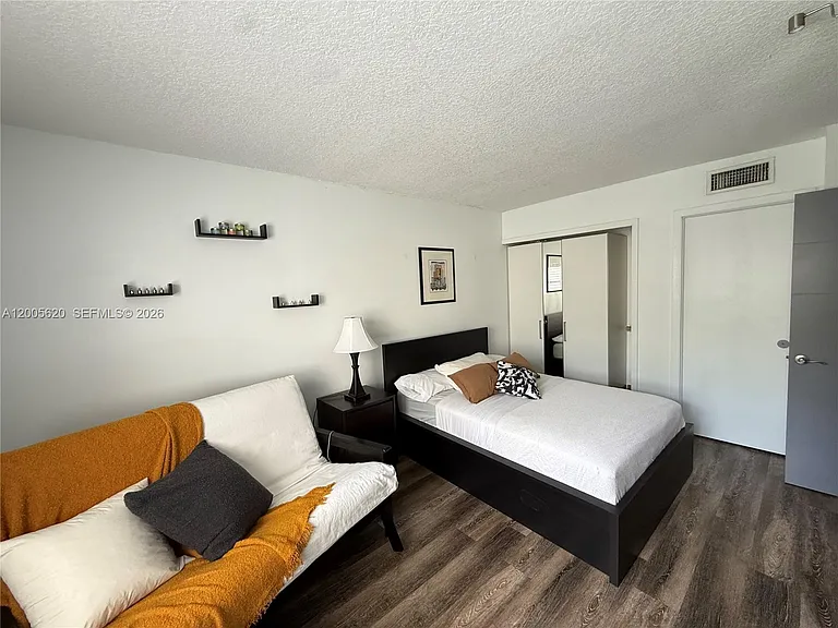 230 Lakeview Dr #307 — Photo 29