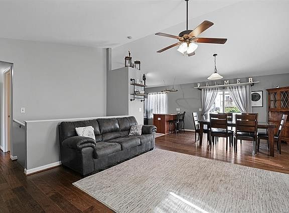 4th image of 3858 Dorchester Ct