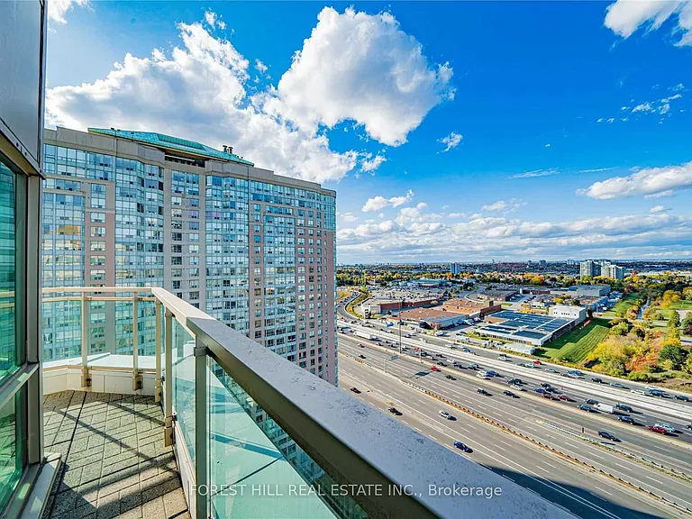 18 Lee Centre Dr #Penthouse 109 — Photo 19