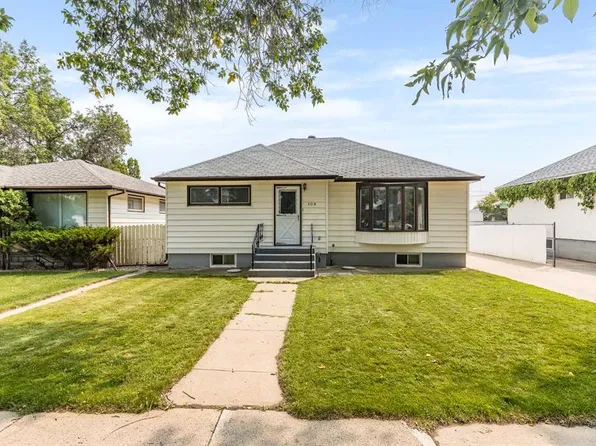 109 NW 4th St SE, Medicine Hat, AB T1A 0J7