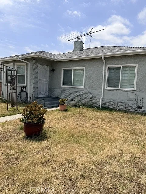 Building Photo - 2527 Senta Ave
