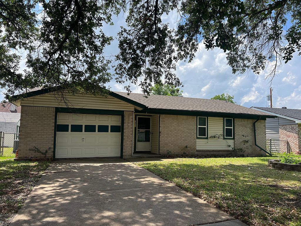 2461 Lisa St - Property Image