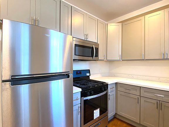 2nd image of 2300 Webster St #505