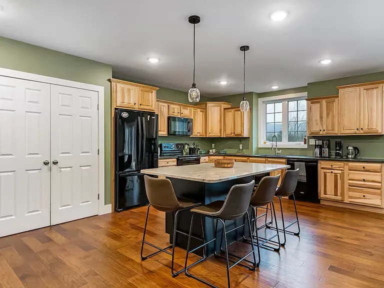 167 E Countryside Rd — Photo 4