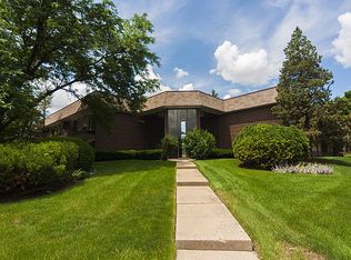 3N550 Crown Rd APT 3, Elmhurst, IL 60126