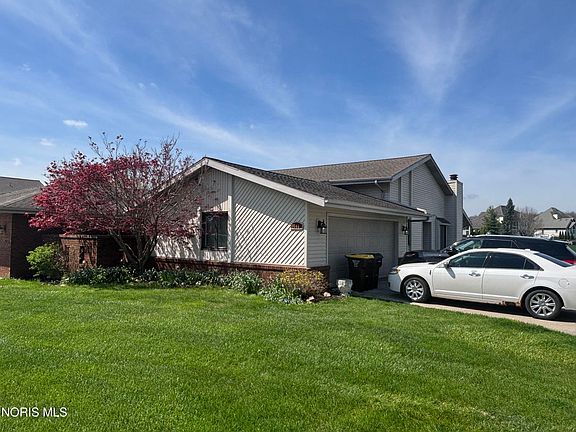 3rd image of 744 Deerwood Dr