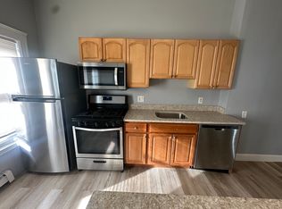 118 Gladstone St #B, Boston, MA 02128