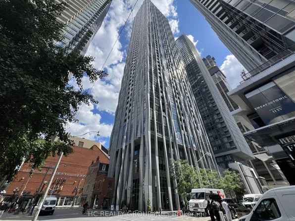 1 Yorkville Ave #4512, Toronto, ON M4W