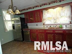 4th image of 100 N Swarts Ave
