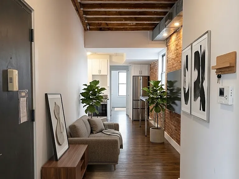 7 Ridgewood Pl #2R — Photo 1
