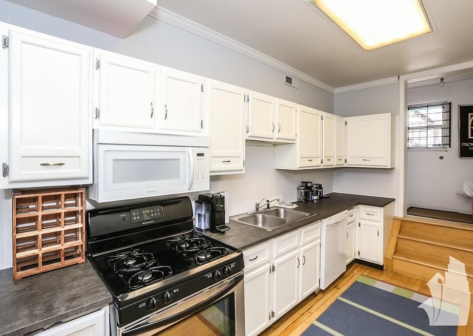 1st image of 1851 N Lincoln Ave #3F