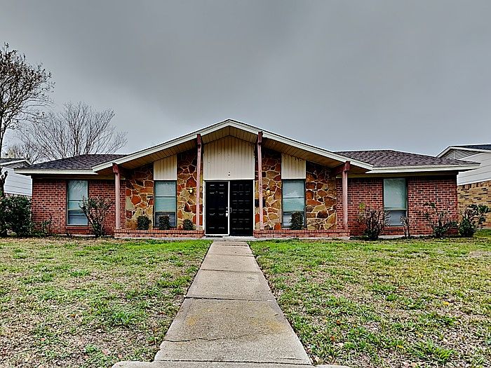 1st image of 2409 Lovell Dr