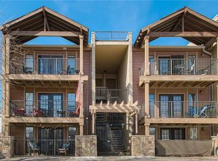 4727 Jarboe St APT 108, Kansas City, MO 64112