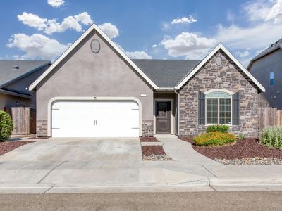 3327 N Pearwood Ave, Fresno, CA, 93727