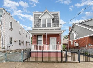 2962 Henshaw Ave, Cincinnati, OH 45225