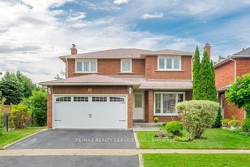42 Dundalk Cres