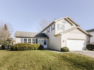 721 Glacier Pkwy, Algonquin, IL 60102